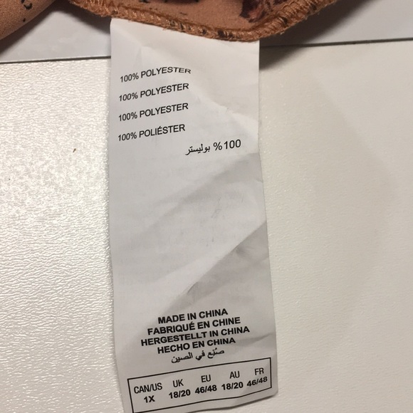 NWOT Plus sized long sleeved women’s floral tunic. - Picture 5 of 5